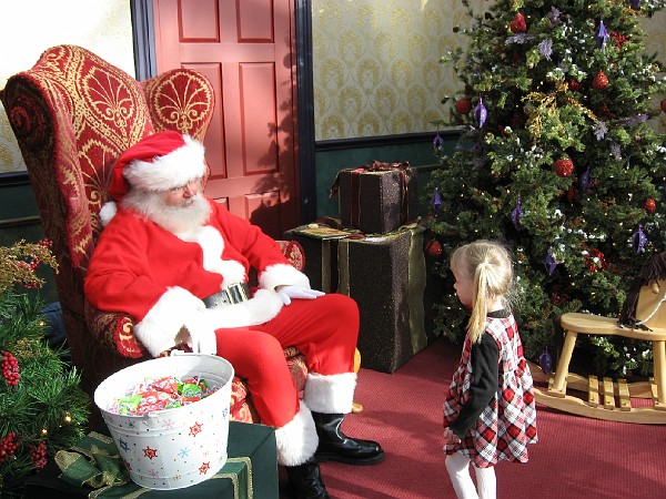 Santa Visit 2006 025.jpg